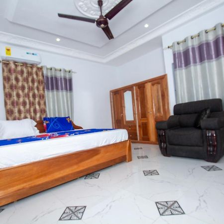 Yaa Asantewaa Inn Ejisu ภายนอก รูปภาพ